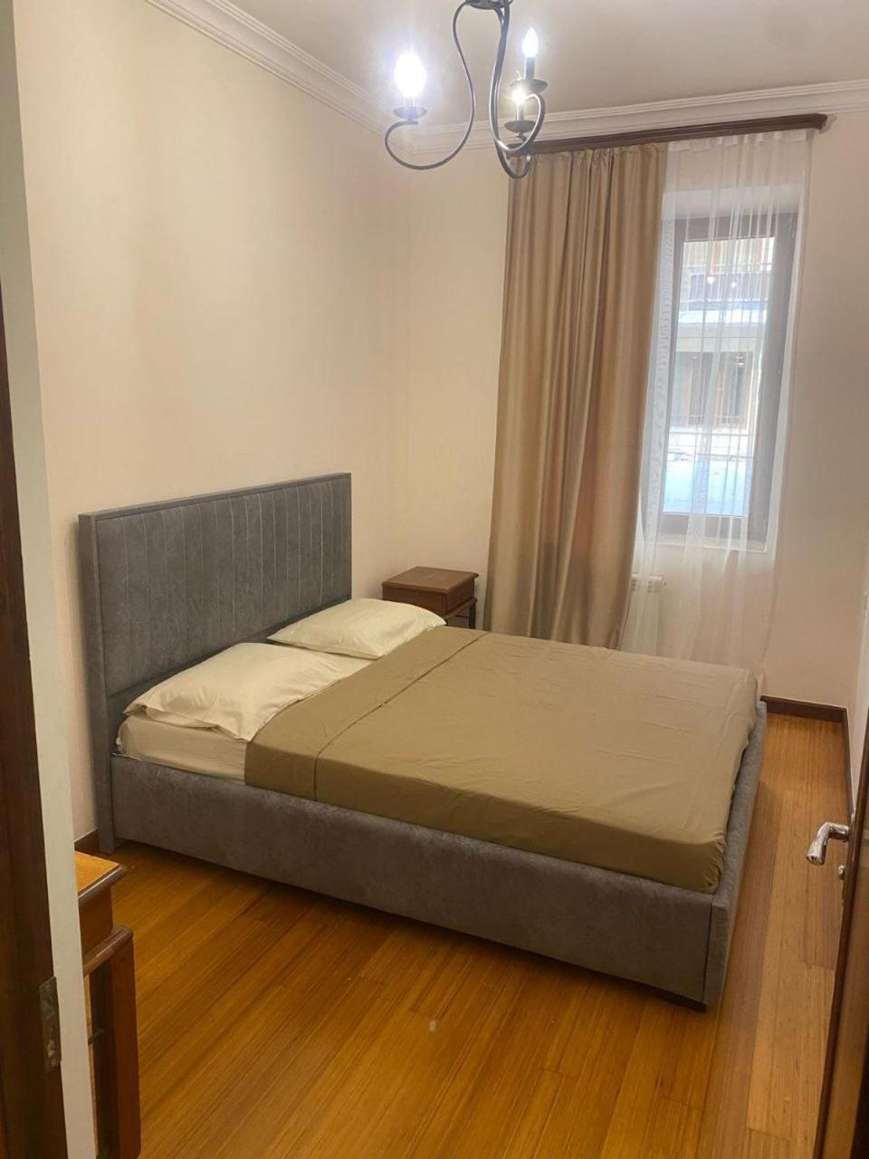Hotel & Apartments California Ереван Екстериор снимка