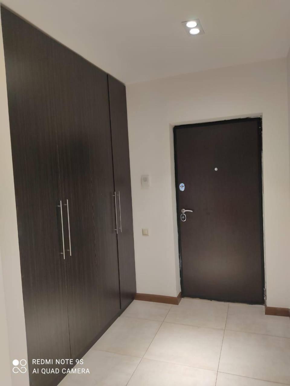 Hotel & Apartments California Ереван Екстериор снимка