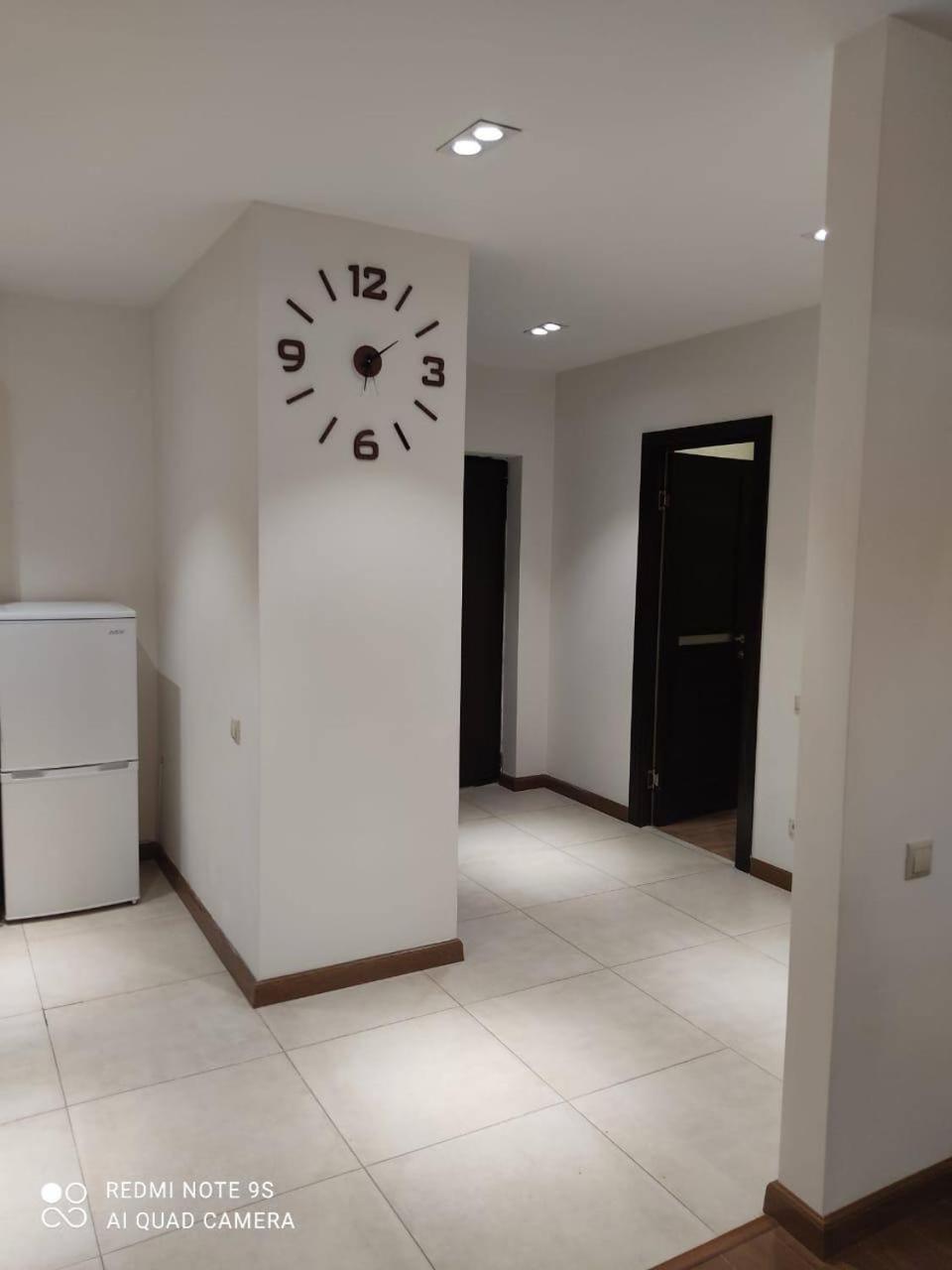 Hotel & Apartments California Ереван Екстериор снимка