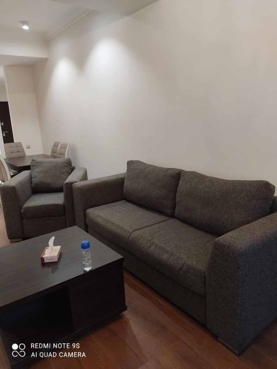 Hotel & Apartments California Ереван Екстериор снимка