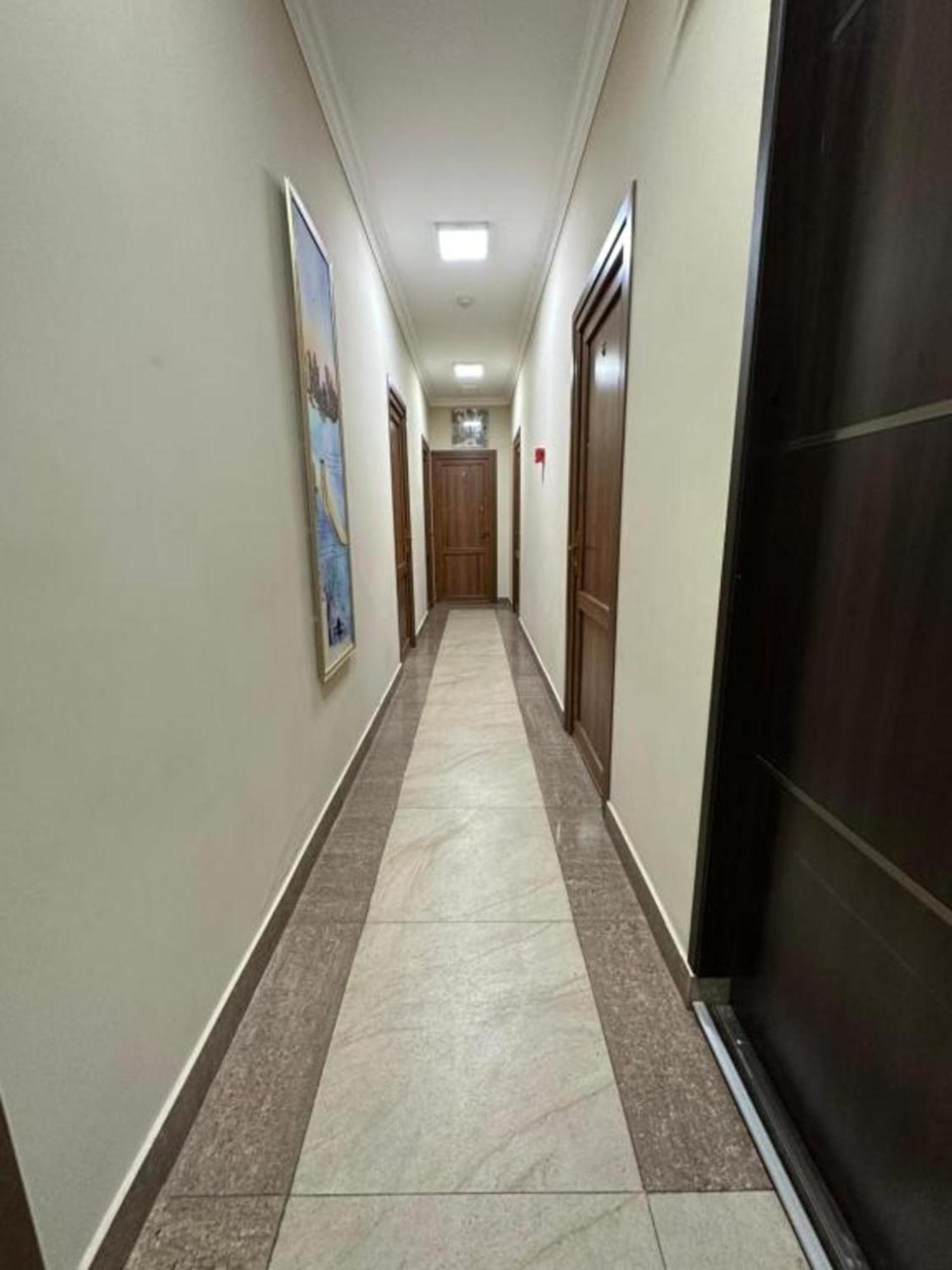 Hotel & Apartments California Ереван Екстериор снимка